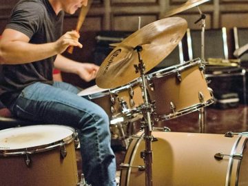 «Whiplash»: quando l’insegnante<br>pretende il massimo, una sfida senza limiti<br>a suon di musica
