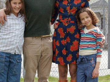 «Teneramente folle»: ritratto  di una famiglia «fuori» dagli schemi, ma dentro il cuore