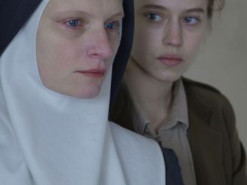 «Agnus Dei»: dall’orrore della guerra a un barlume di bene tra le mura del monastero di clausura