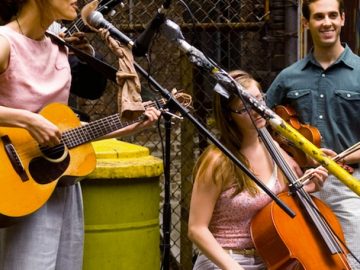 «Tutto può cambiare»:  racconto rivestito<br>di «parabola», profuma di speranza