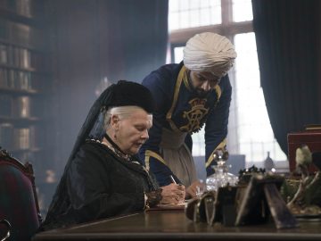 «Vittoria e Abdul», si è scoperta la verità sull’amicizia tra la regina e il maestro indiano