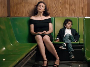 «Lontano da qui», la bellezza della poesia nella società assuefatta dagli smartphone