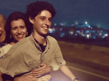 È stata la mano di Dio: il poetico film autobiografico di Sorrentino che supera la realtà per illuminare il cinema