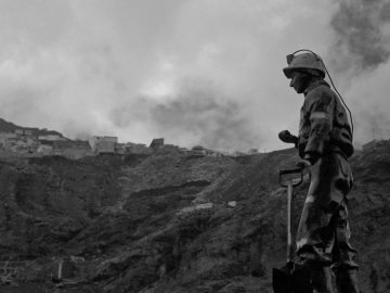 “Mother Lode”: la ricerca dell’oro tra superstizione e povertà