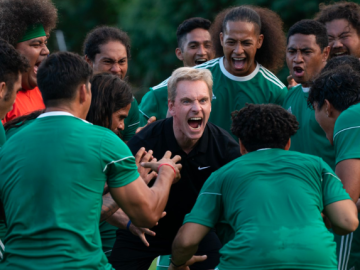 Chi segna vince, l’elogio della sconfitta in una commedia solare